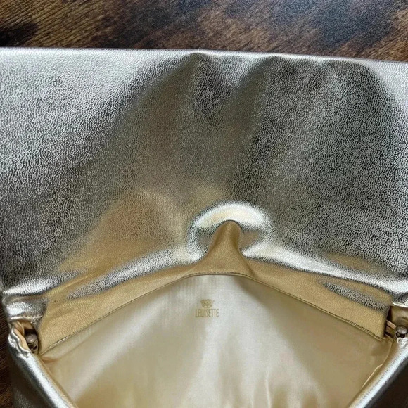 VINTAGE: Lewisette gold clutch bag - Picture 6 of 11